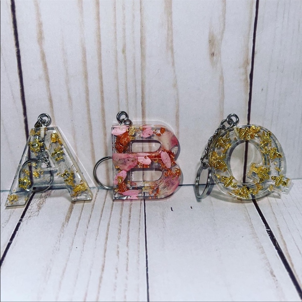 Resin keychains - Picture 8 of 13